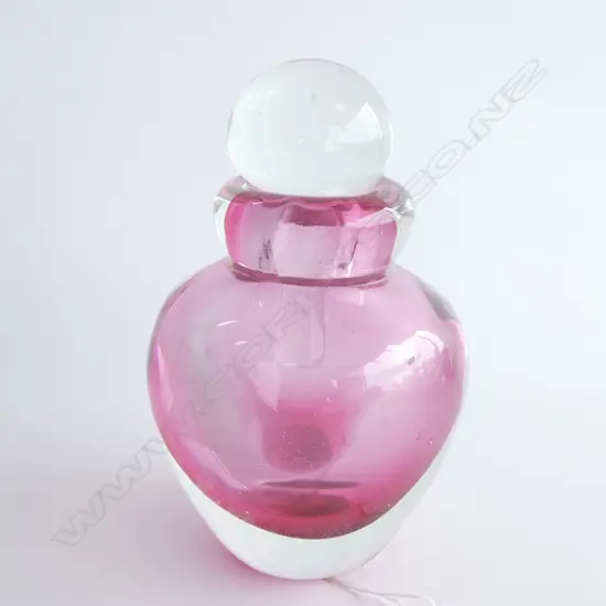 A Cased ruby/clear Flacon de Parfum
